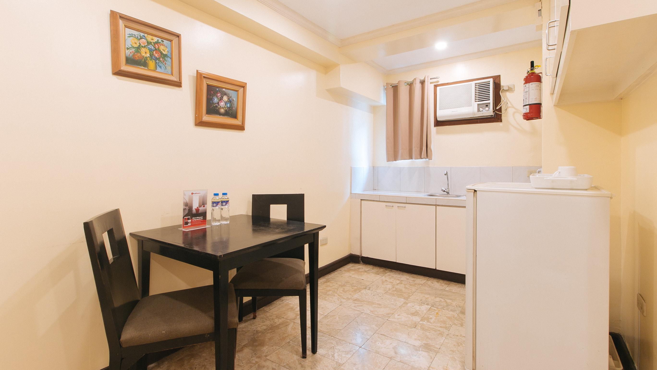 Reddoorz Premium Near Greenbelt Makati - Vaccinated Staff Makati City Kültér fotó