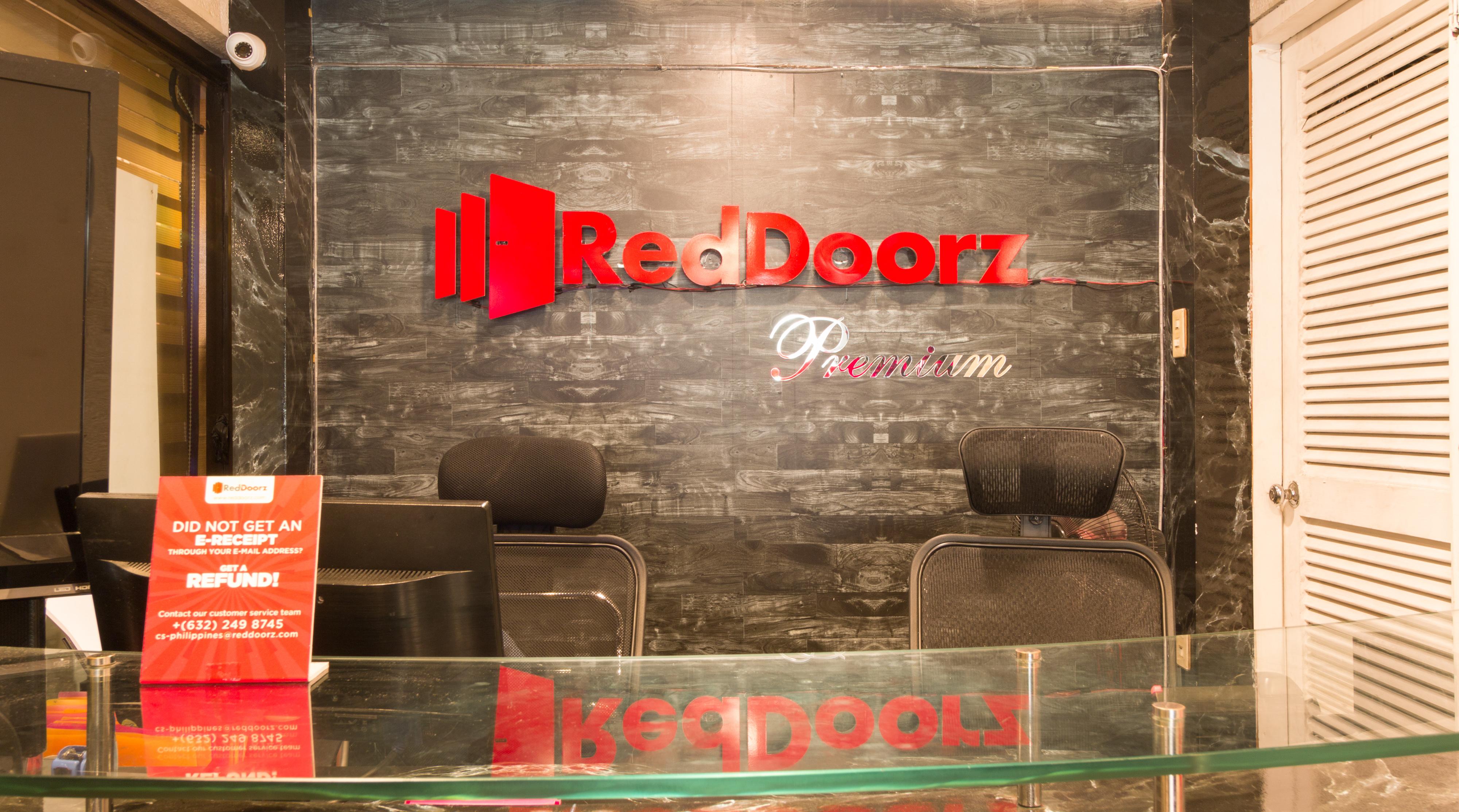 Reddoorz Premium Near Greenbelt Makati - Vaccinated Staff Makati City Kültér fotó